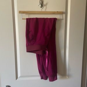 Figs Raspberry Yola Jogger scrub pants